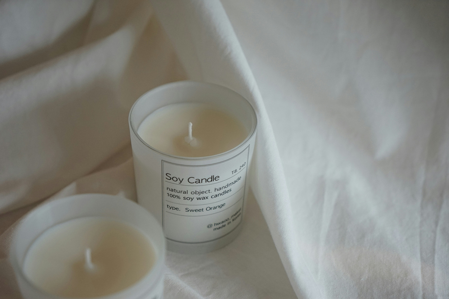 點燃香氛蠟燭的舒適按摩環境